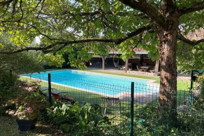Piscine - Agrandir l'image 1 sur 13, fenêtre modale